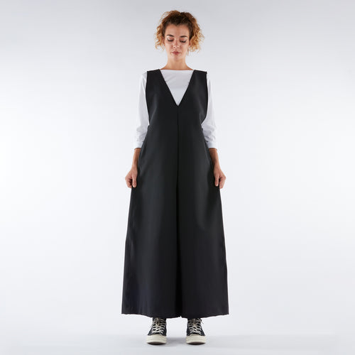 TRAJE DE PALACIO CON ESCOTE EN V