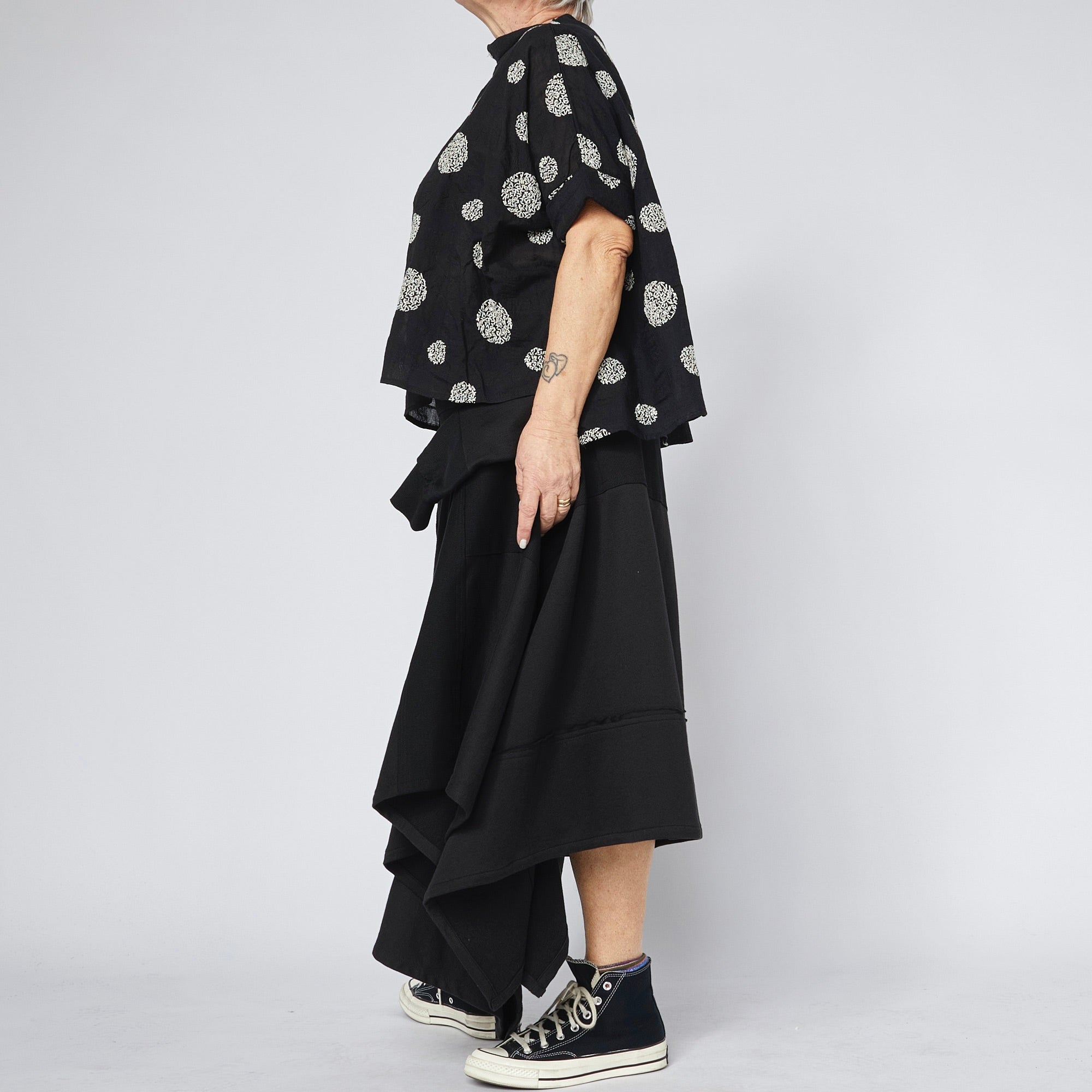 B2B CAPE/SKIRT 250516