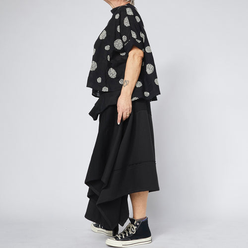 B2B CAPE/SKIRT 250516