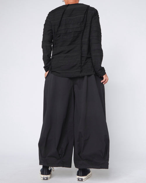 BLUSE MIT WELLENSTRUKTUR