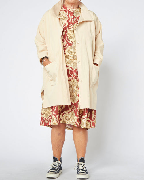 VESTE NOIRE AVEC POCHES INTÉGRÉES