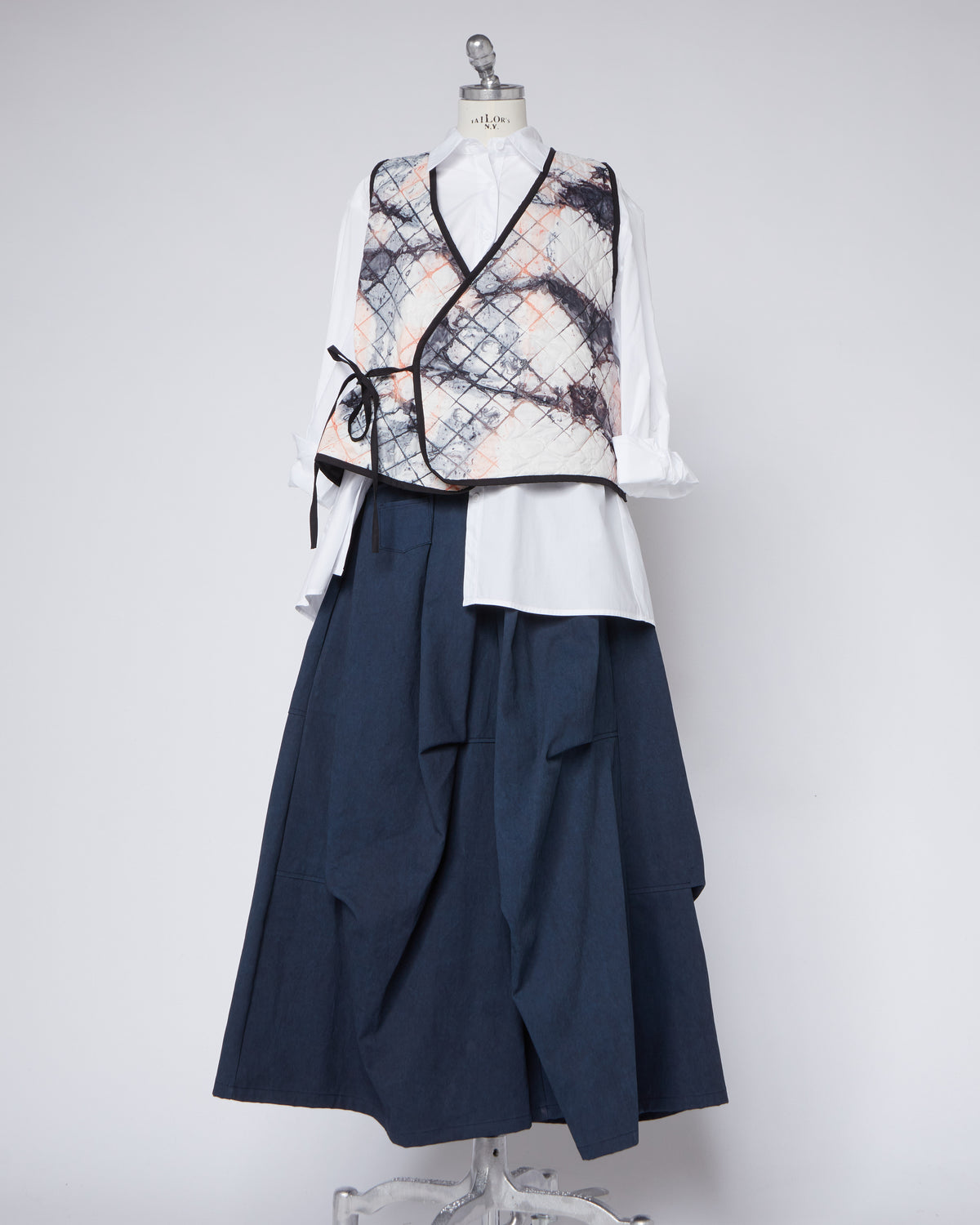 MURBLE EFFECT VEST