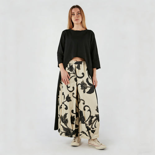 TROUSERS WITH STYLIZED PRINT