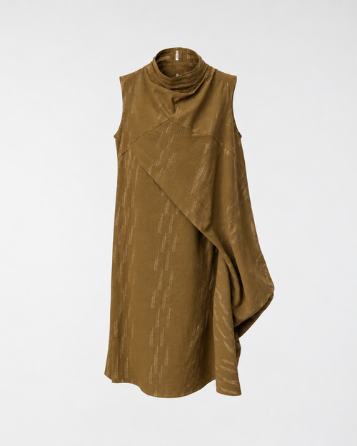 GEFORMTES DRAPEKLEID