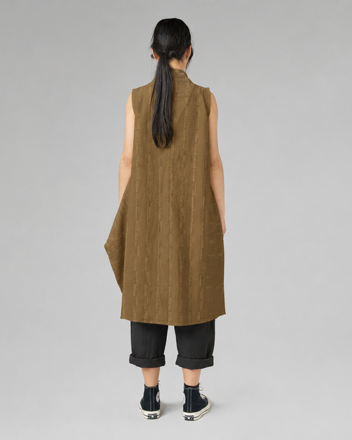 GEFORMTES DRAPEKLEID