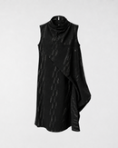 GEFORMTES DRAPEKLEID