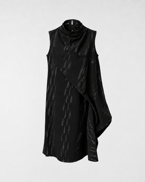 GEFORMTES DRAPEKLEID