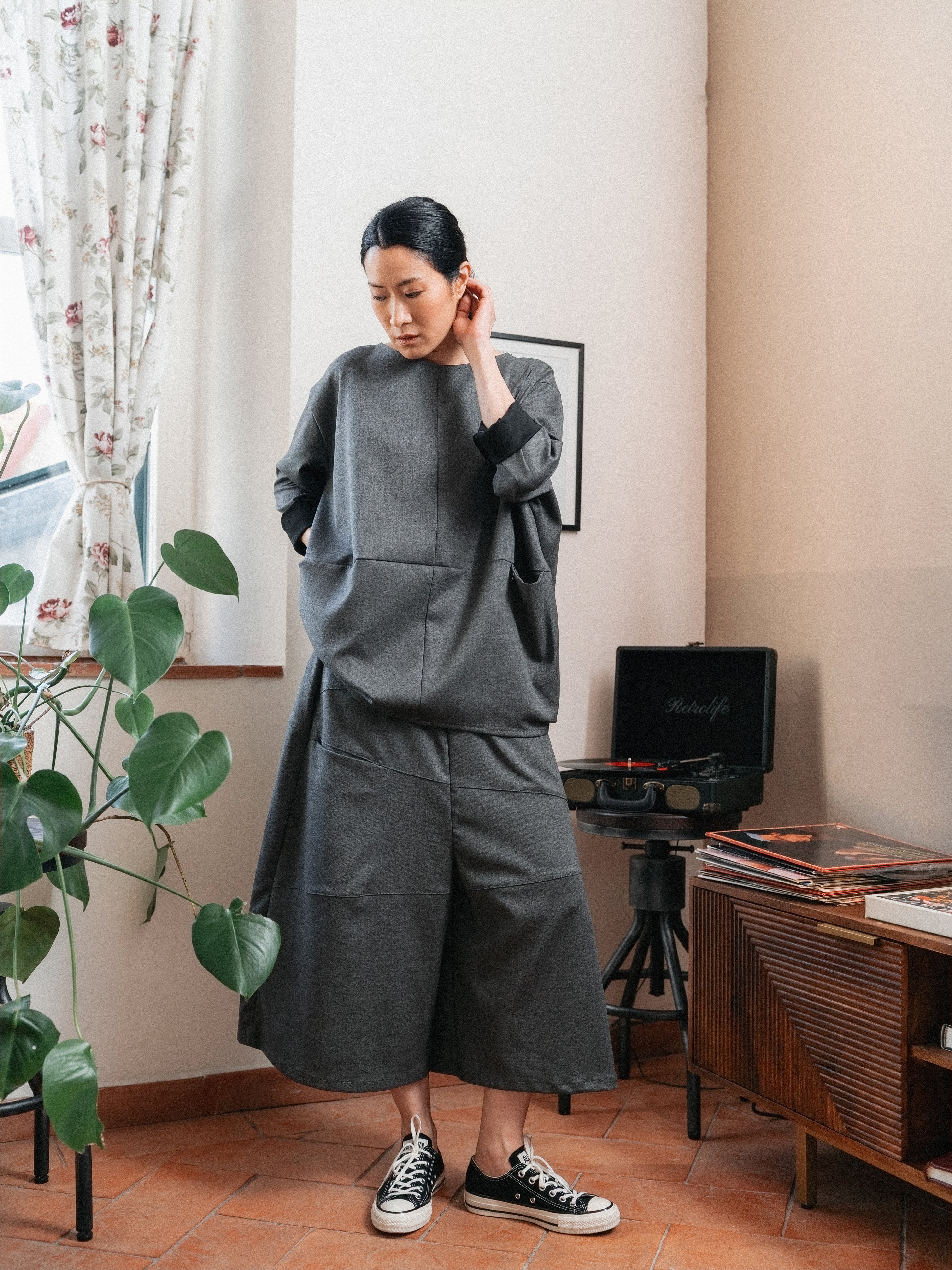 「Soft Avant-Garde」Where silhouette meets texture.