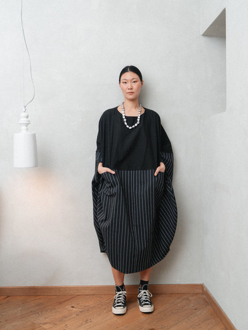 VESTIDO DE 2 TELAS SOBREAJUSTADO