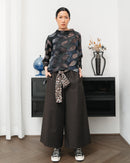 TROUSERS WITH PRINTED BELT