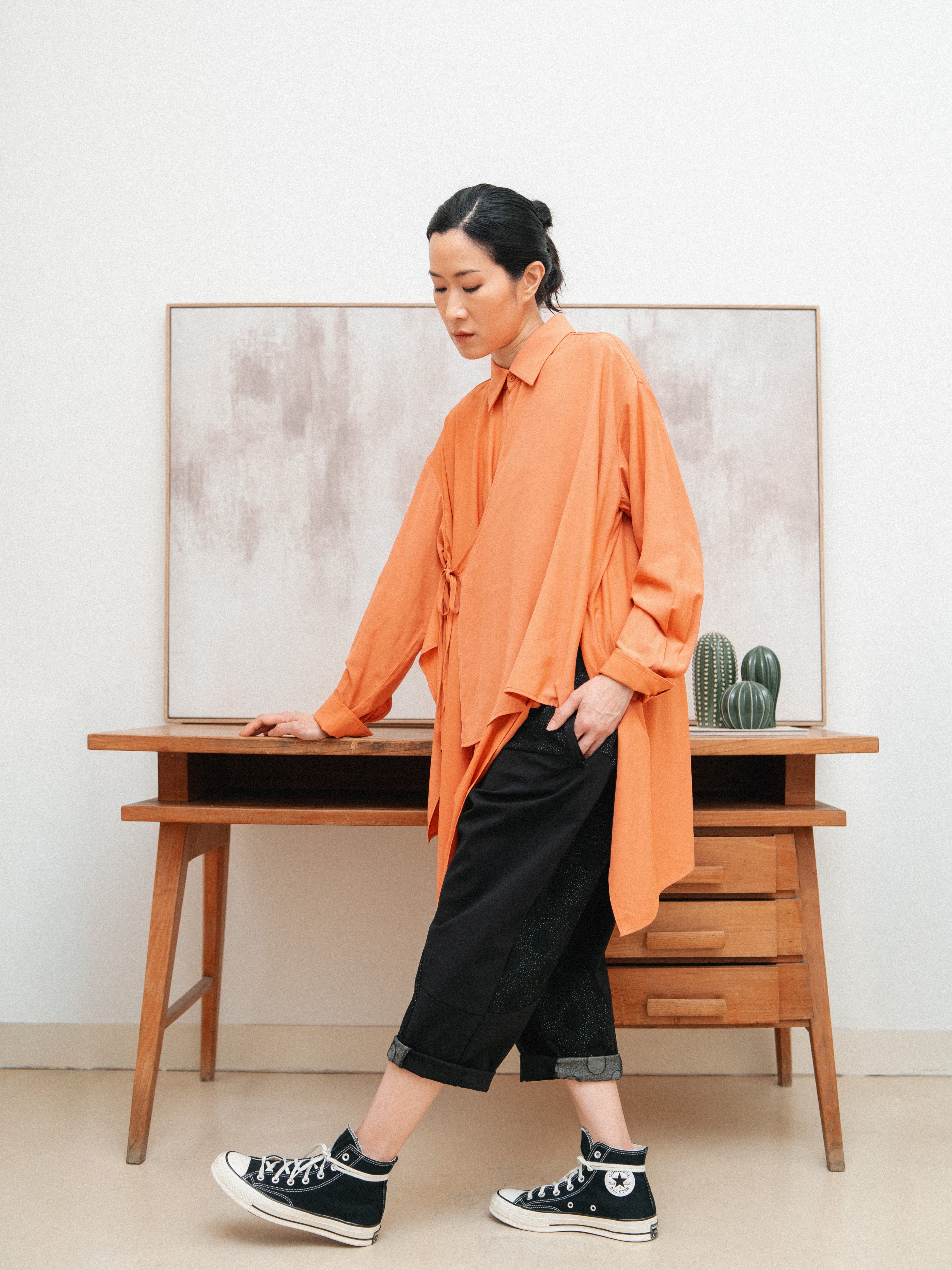 EMBOSSED DETAILS TROUSERS