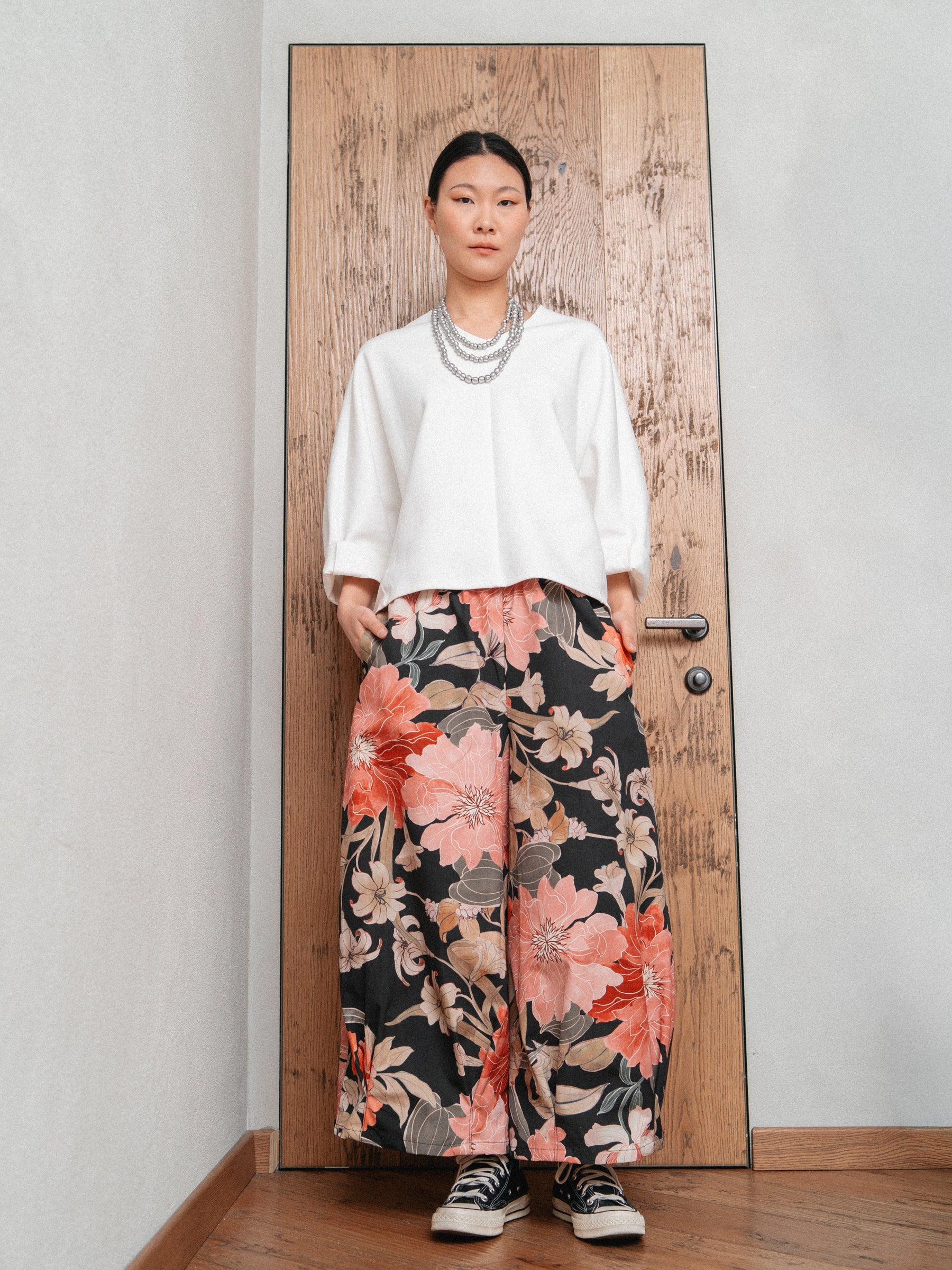 TROUSERS WITH PEONY PATTERN