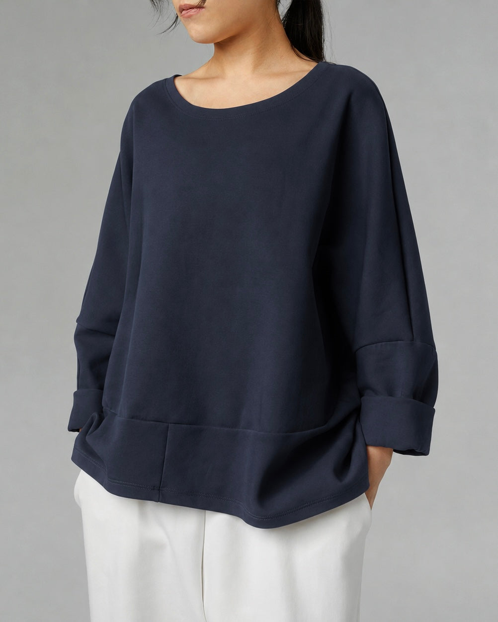 SWEATSHIRT AUS LEICHTEM NEOPRENSTOFF