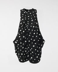KLEID MIT POLKA DOTS-STICKEREI