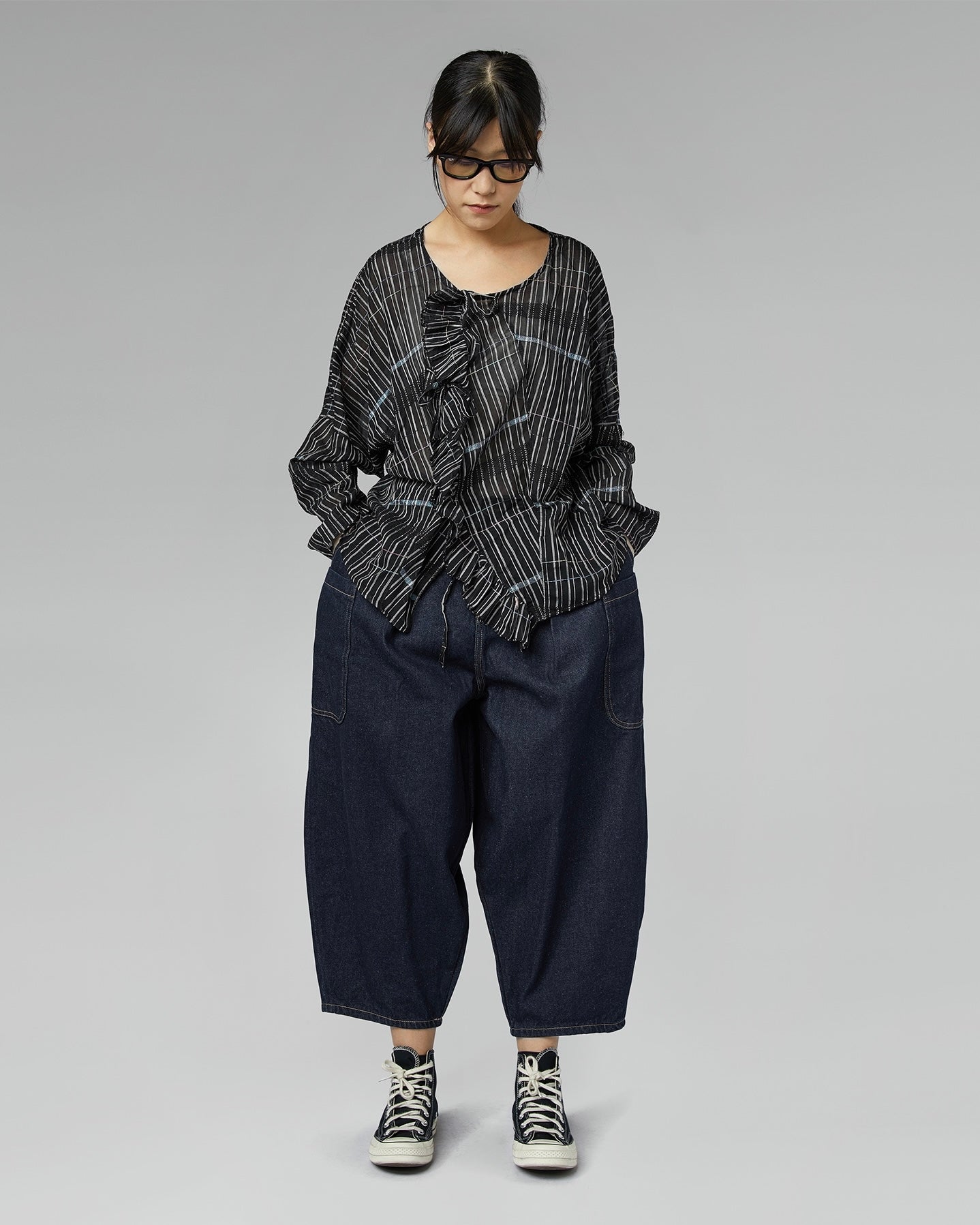 JEANS WITH BIG POCKETS