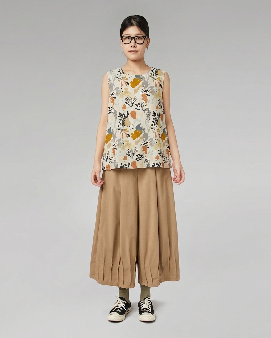 BACK FASTENING TOP WITH PRINT