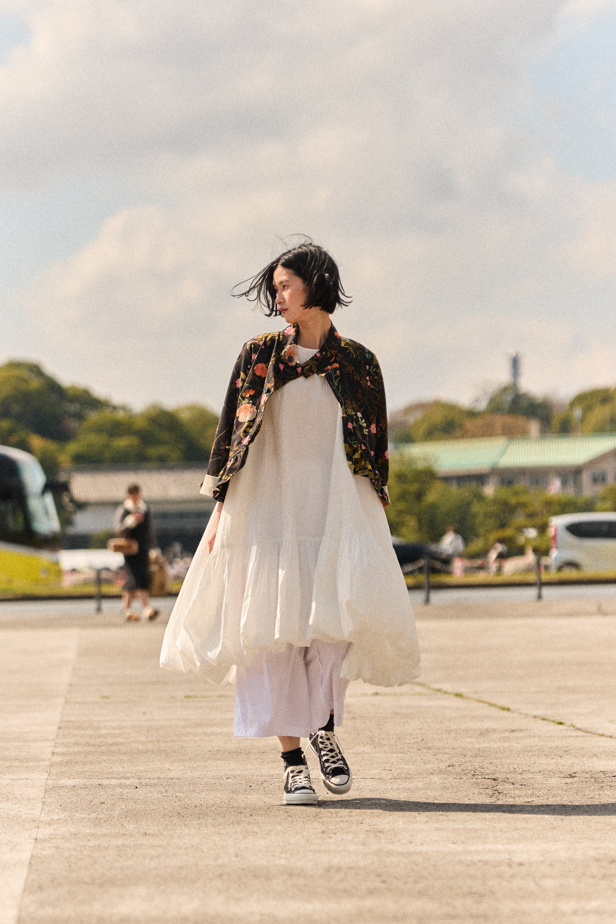 「The Core Philosophy」It is not just a garment; it is a garden in motion.