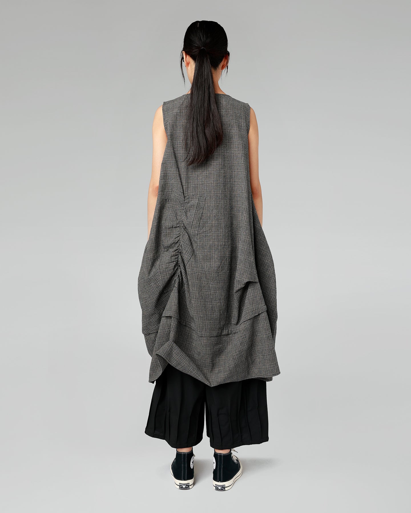 KLEID AUS MICRO HOUNDSTOOTH-STOFF