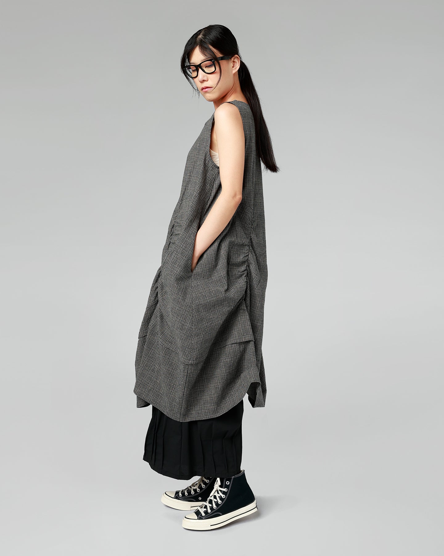KLEID AUS MICRO HOUNDSTOOTH-STOFF