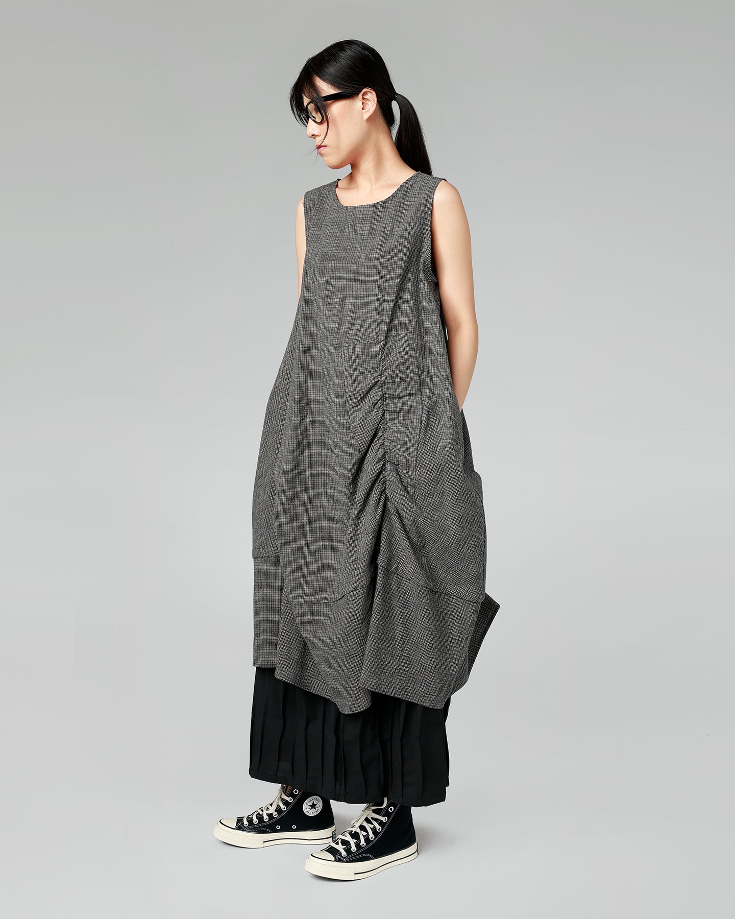 KLEID AUS MICRO HOUNDSTOOTH-STOFF