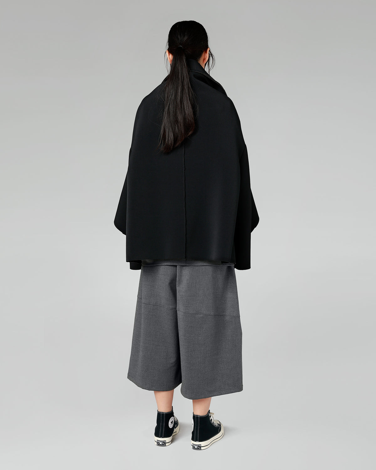 CHAQUETA DE NEOPRENO VANGUARDISTA