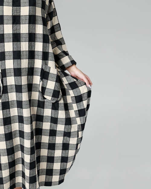 KARIERTES KLEID MIT TASCHEN