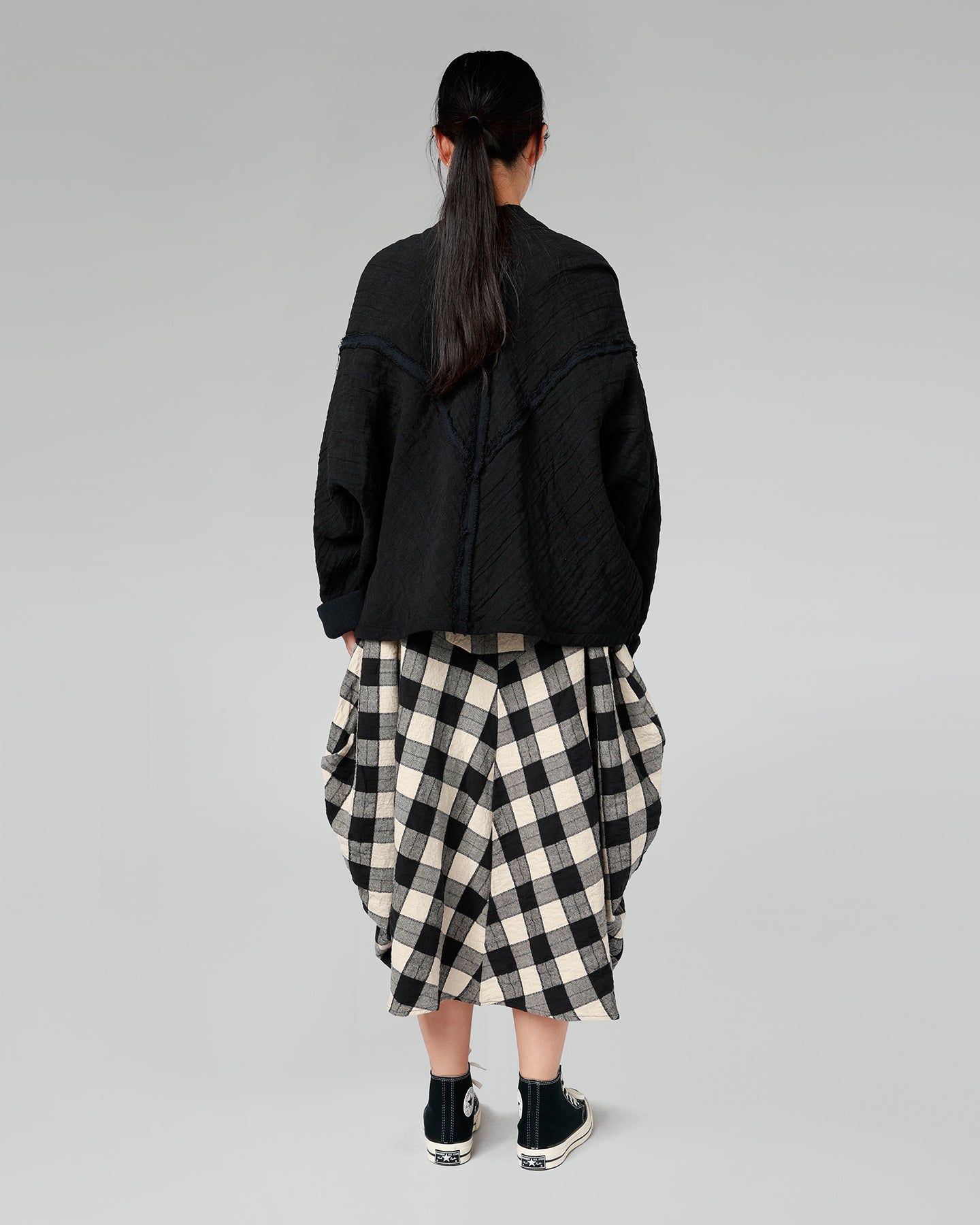 GEPRÄGTE SCHWERE JACKE