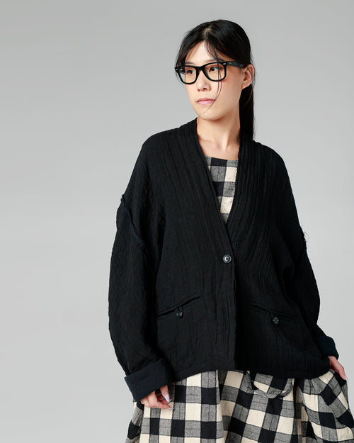 GEPRÄGTE SCHWERE JACKE
