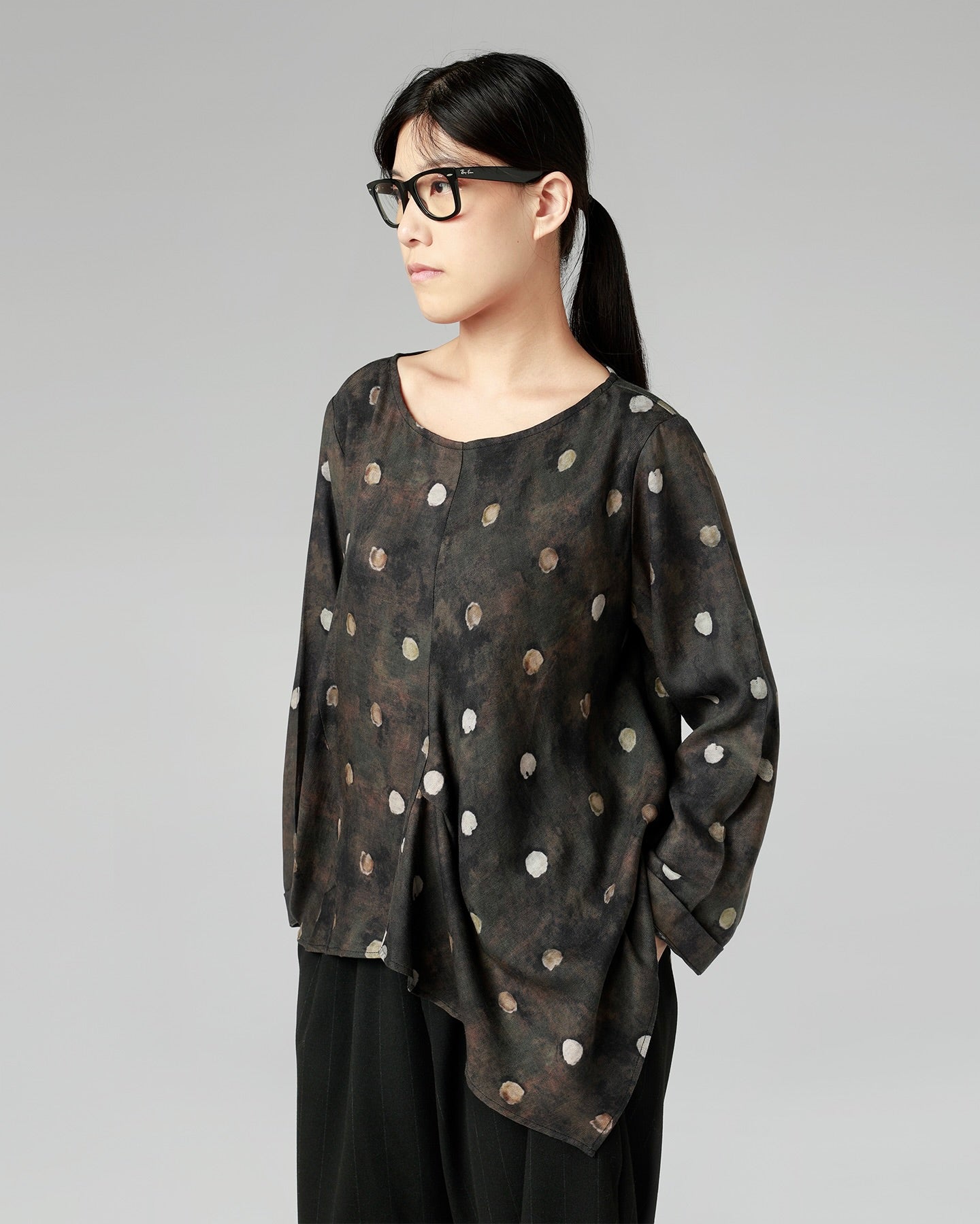 HERBSTBLUSE MIT GEPUNKTETEN PUNKTEN
