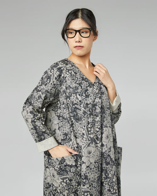 ROBE À MOTIF DE TAPISSERIE IMPRIMÉE