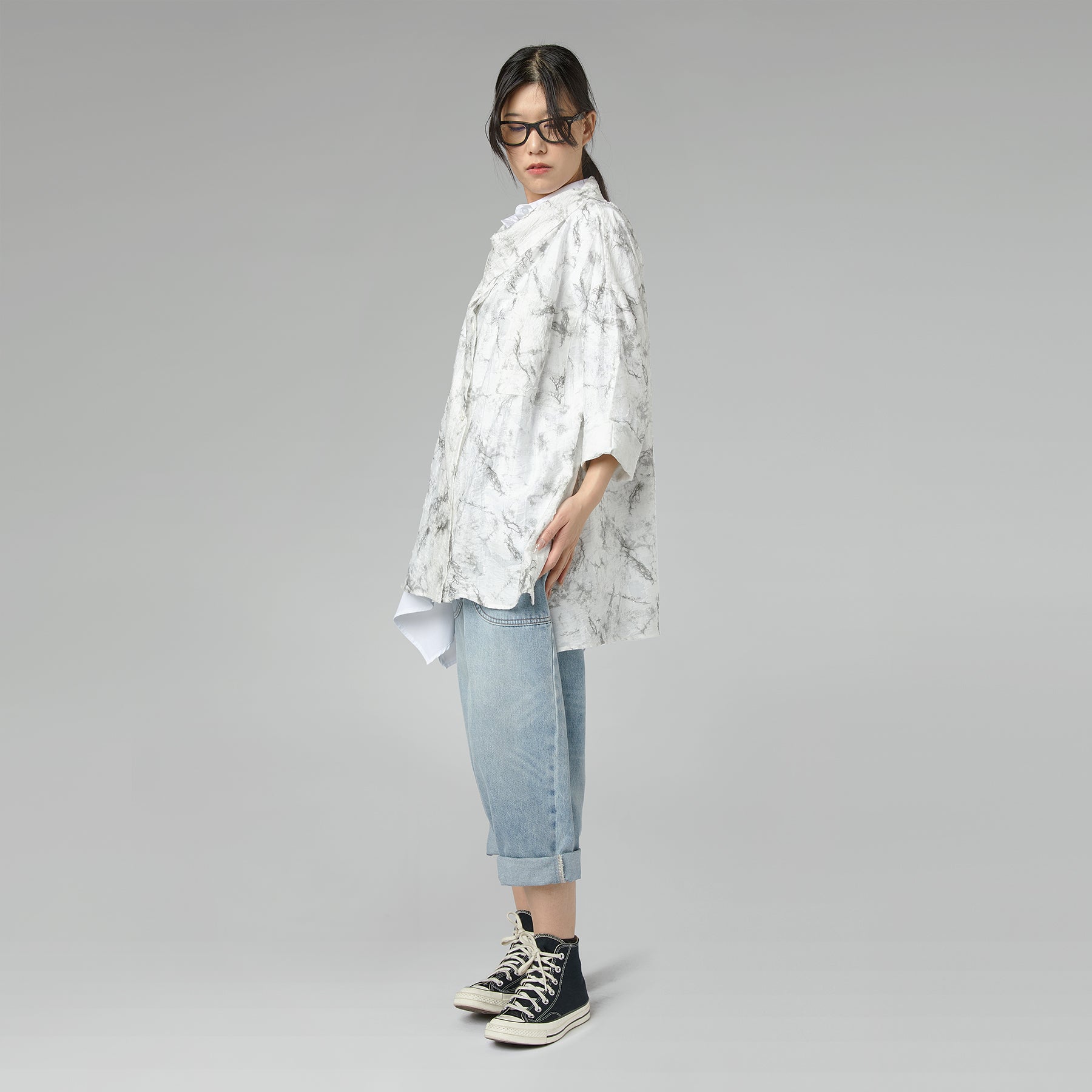 HEMD MIT MARMORDRUCK