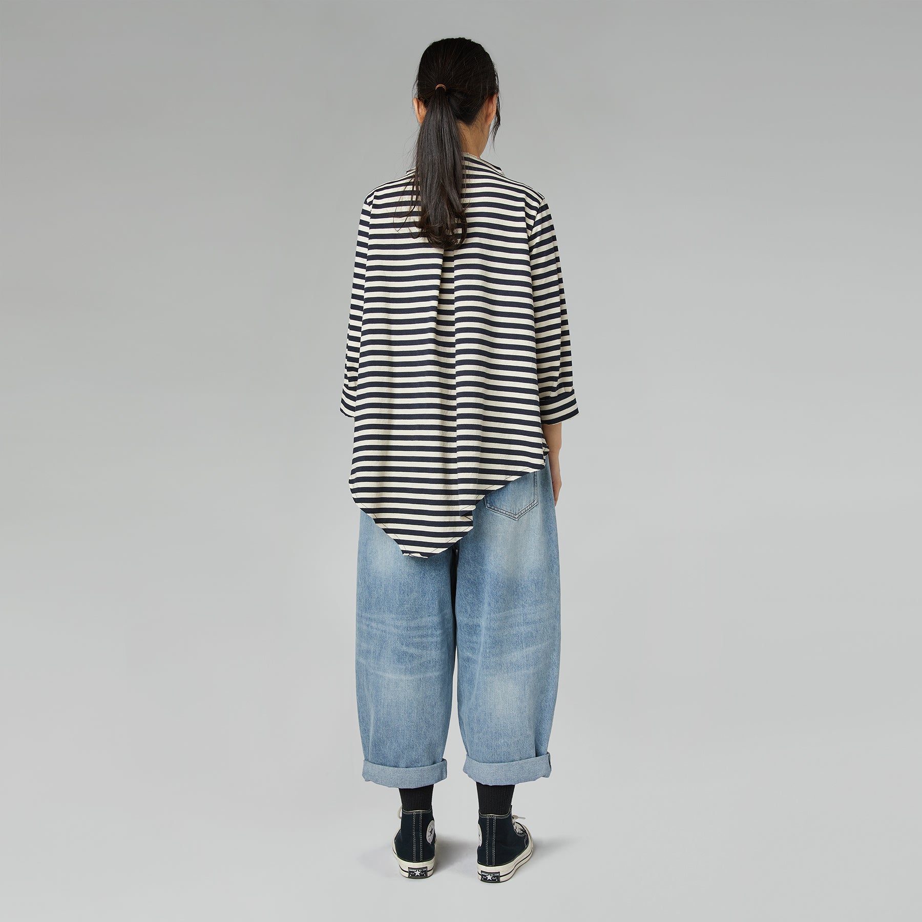 BLUSA RAYADA ASIMÉTRICA AZUL