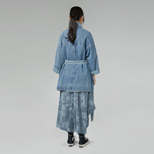 JEANSJACKE MIT GÜRTEL