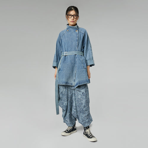 JEANSJACKE MIT GÜRTEL