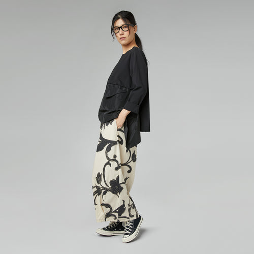 TROUSERS WITH STYLIZED PRINT
