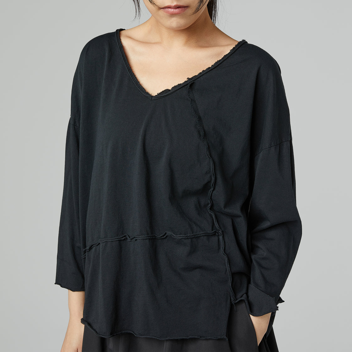 RAW CUT T-SHIRT WITH V NECKLINE