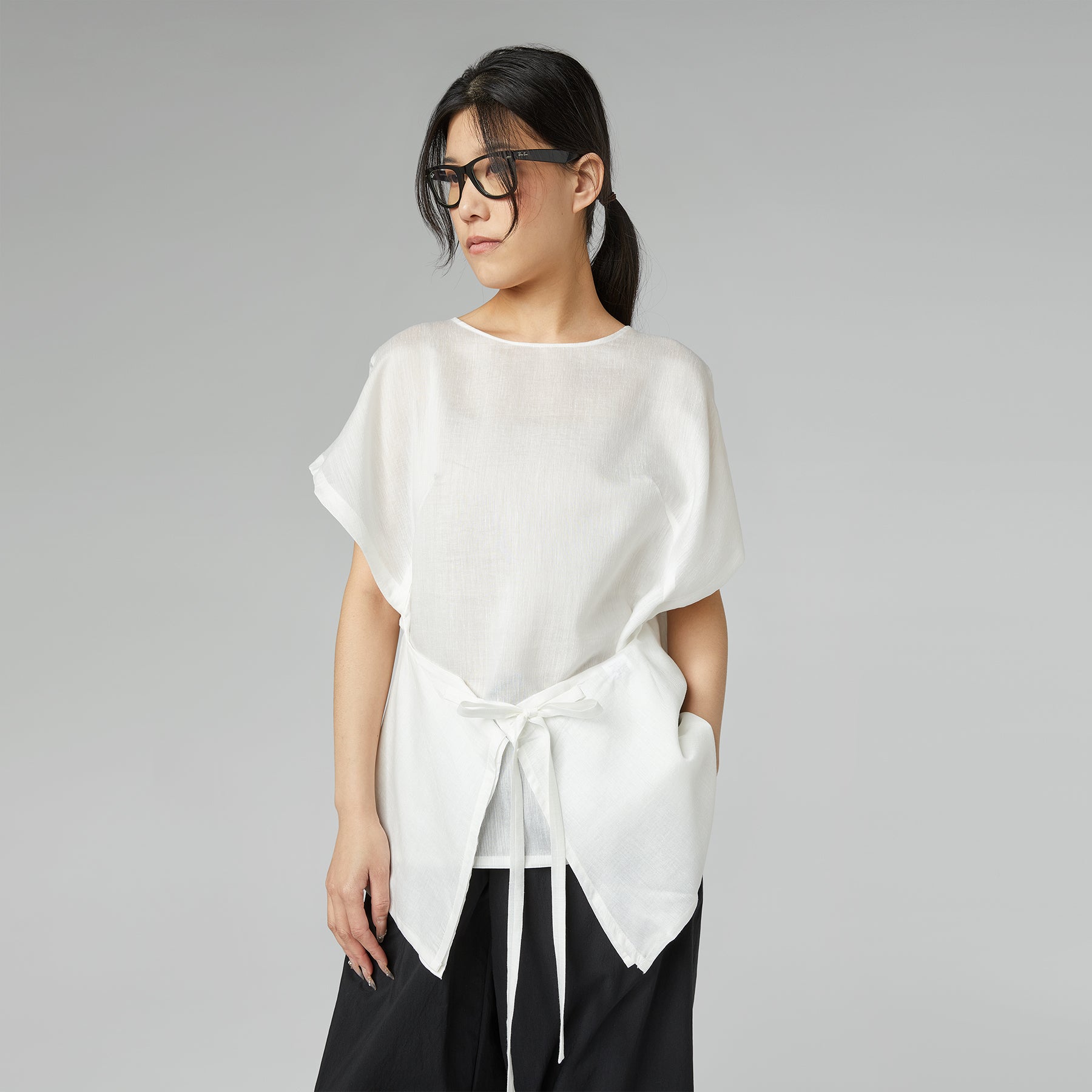 BLUSA CON CHIUSURA A PORTAFOGLIO BIANCO