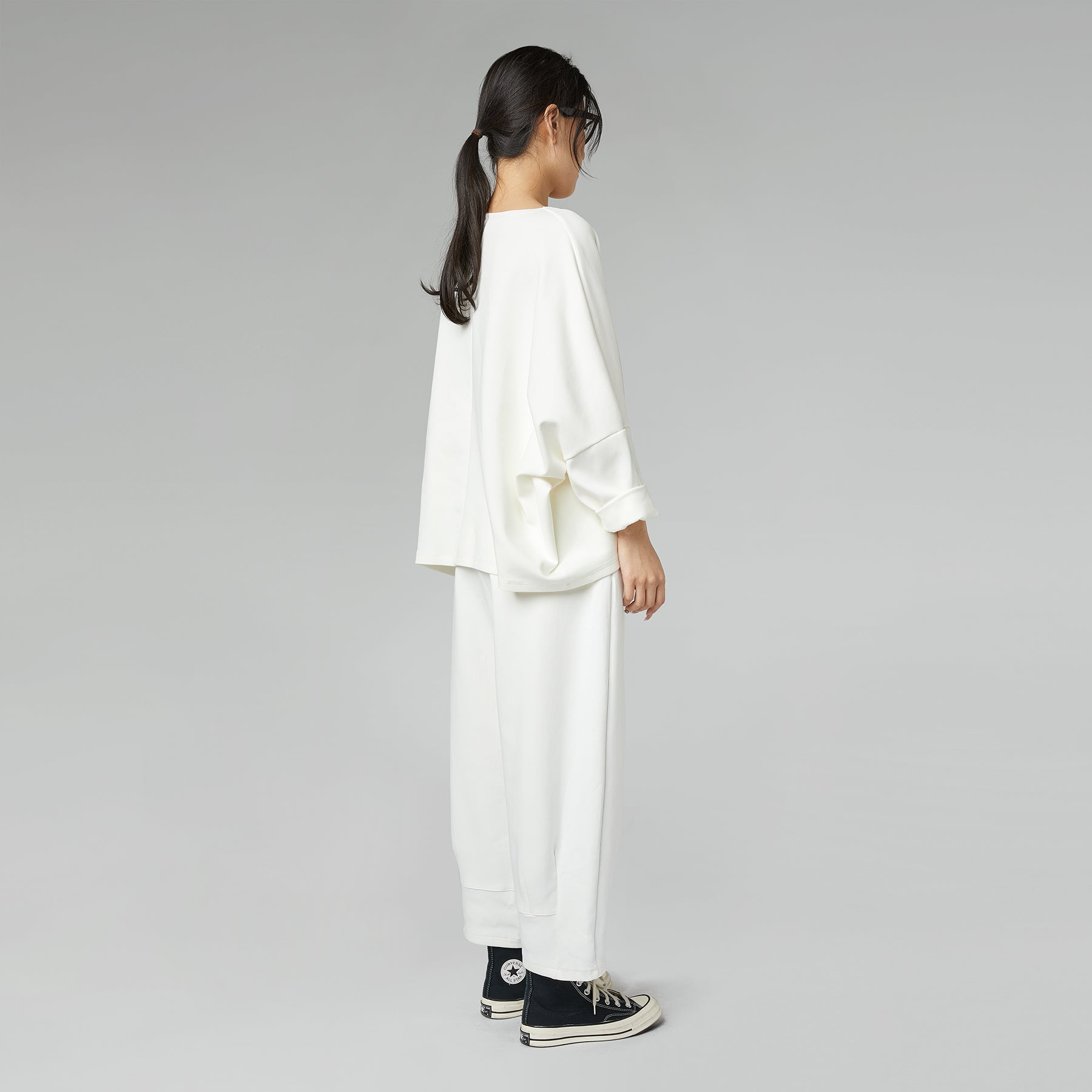 PANTALONES EN TEJIDO DE NEOPRENO LIGERO