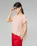 T-SHIRT MIT POLKA DOT UND FREILIEGENDEN NÄHTEN