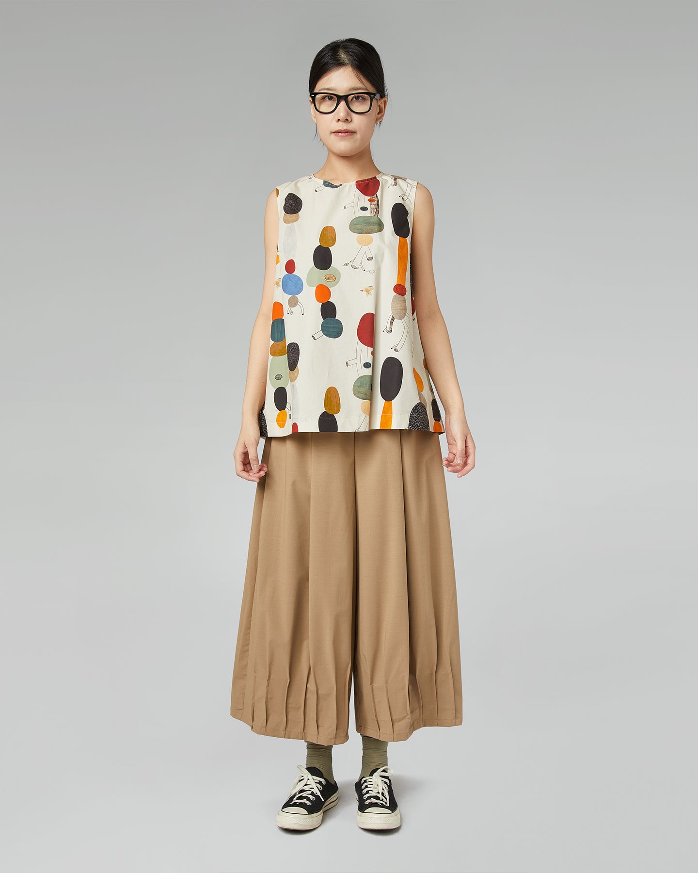 BACK FASTENING TOP WITH PRINT