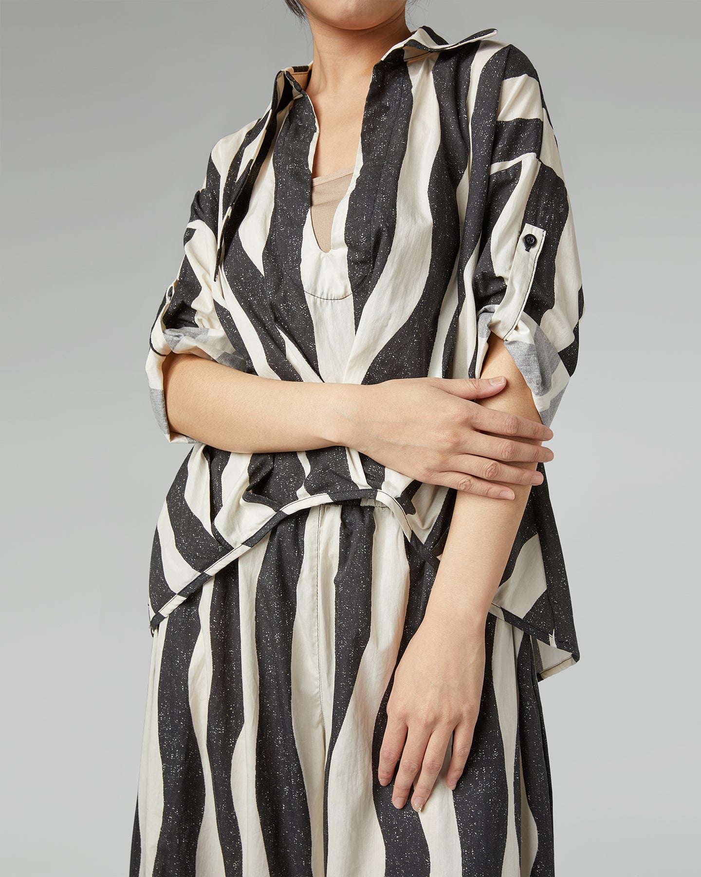 WAVE STRIPED BLOUSE