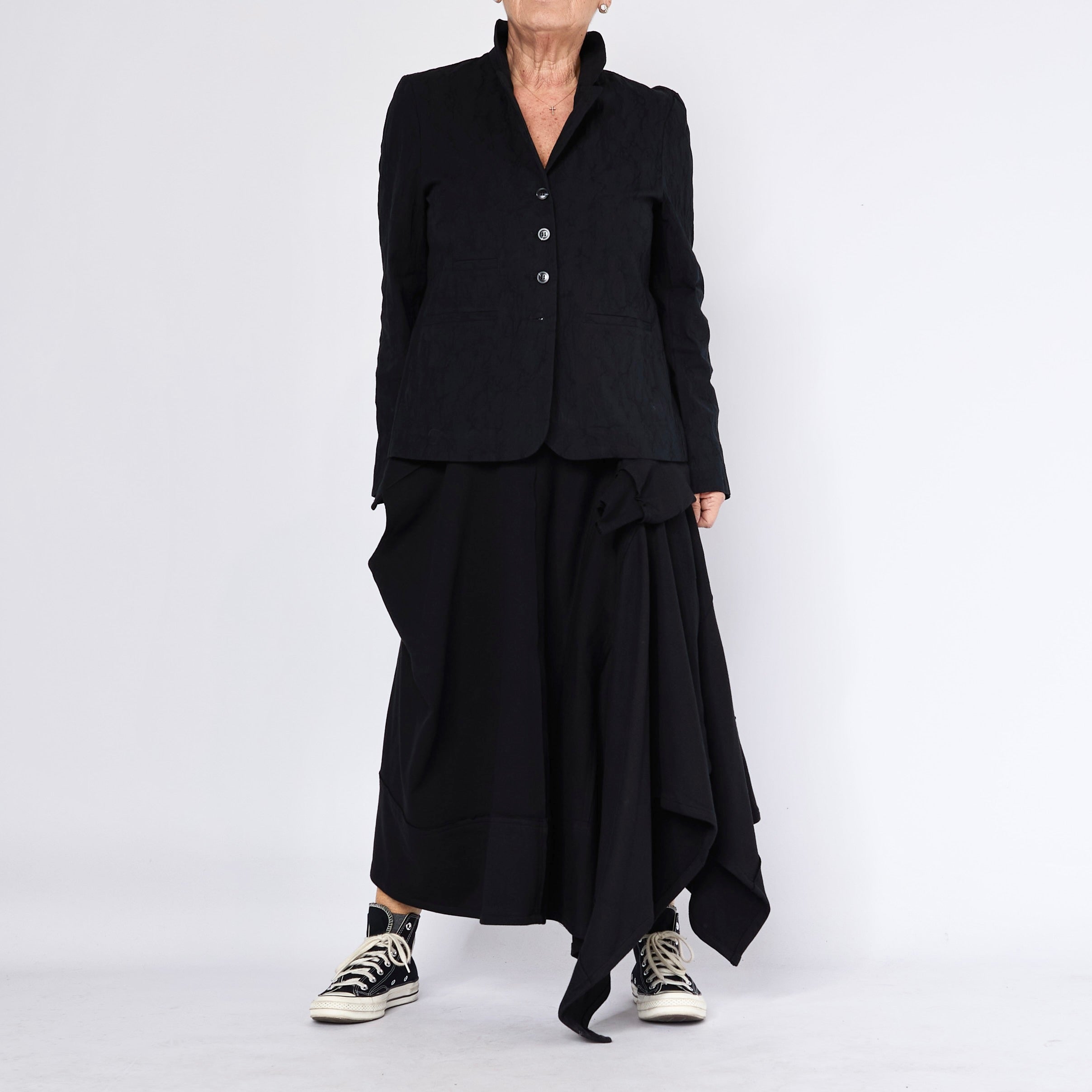 B2B CAPE/SKIRT 250516