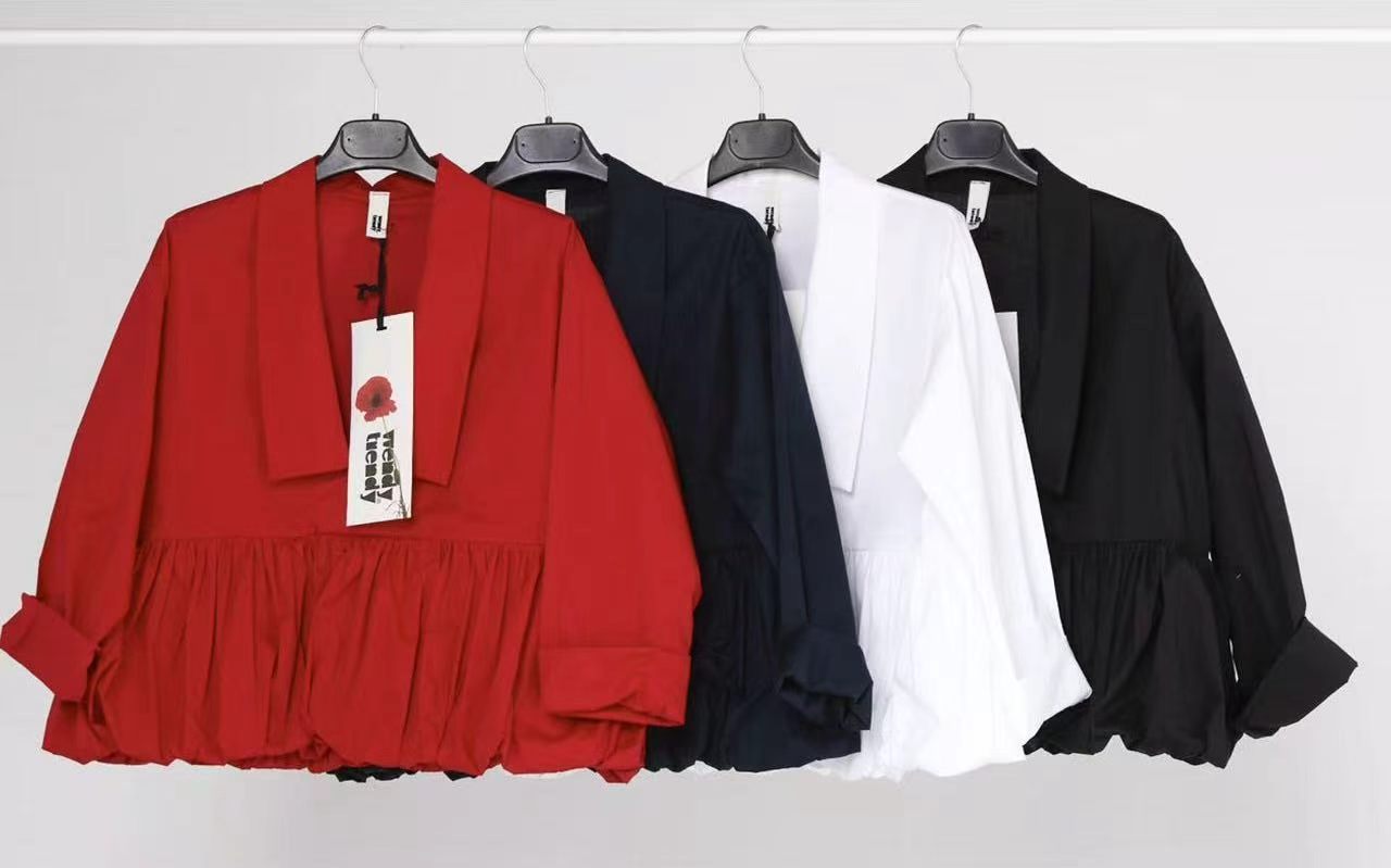 BLOUSE WITH ROUCHE AND POINTED COLLAR RED