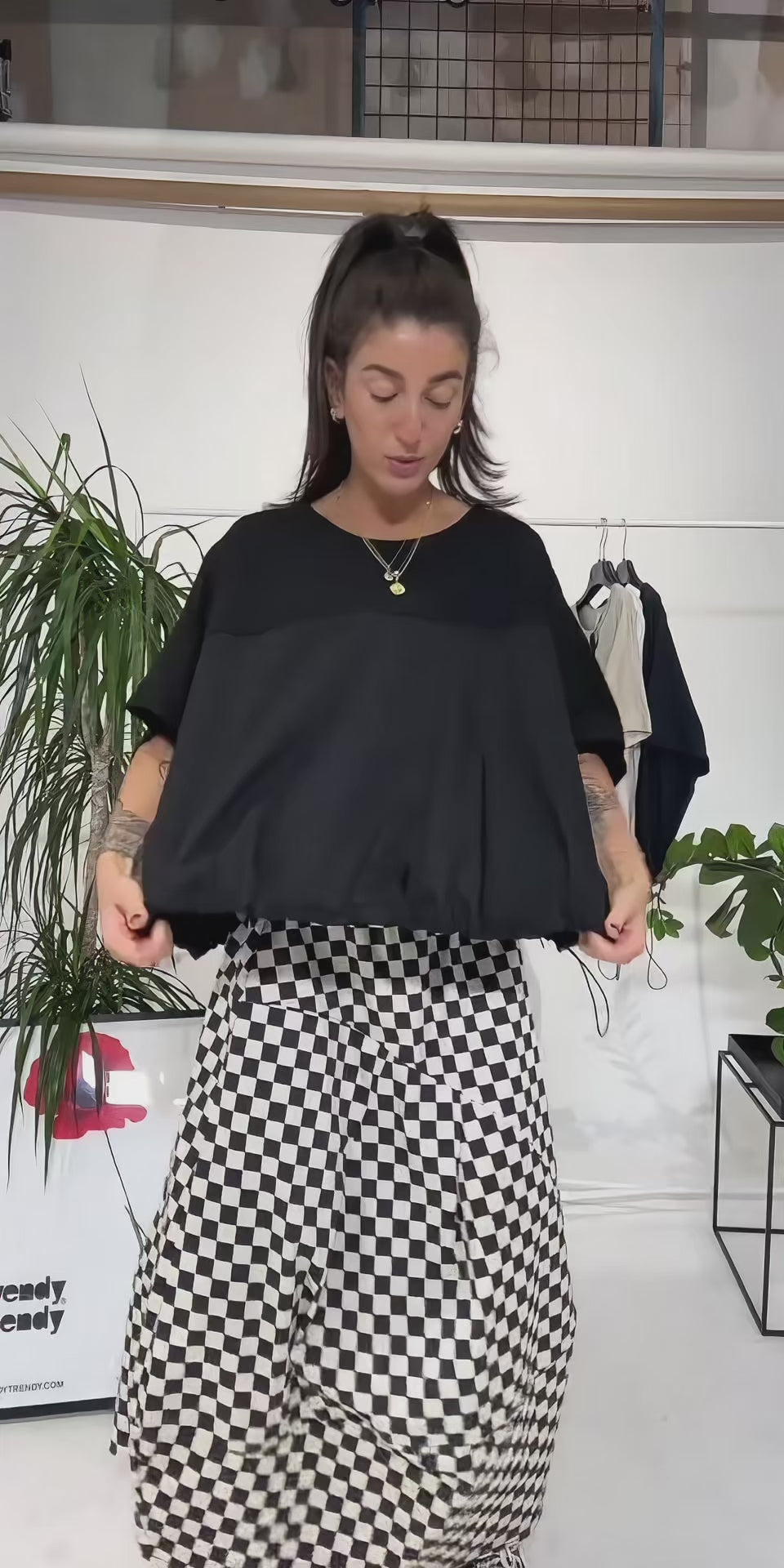 BLOUSE WITH COULISSE ON THE HEM